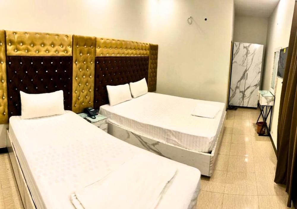 Standard Triple Room, City View