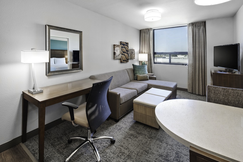 Suite, 2 Double Beds, Kitchen - Photo 7