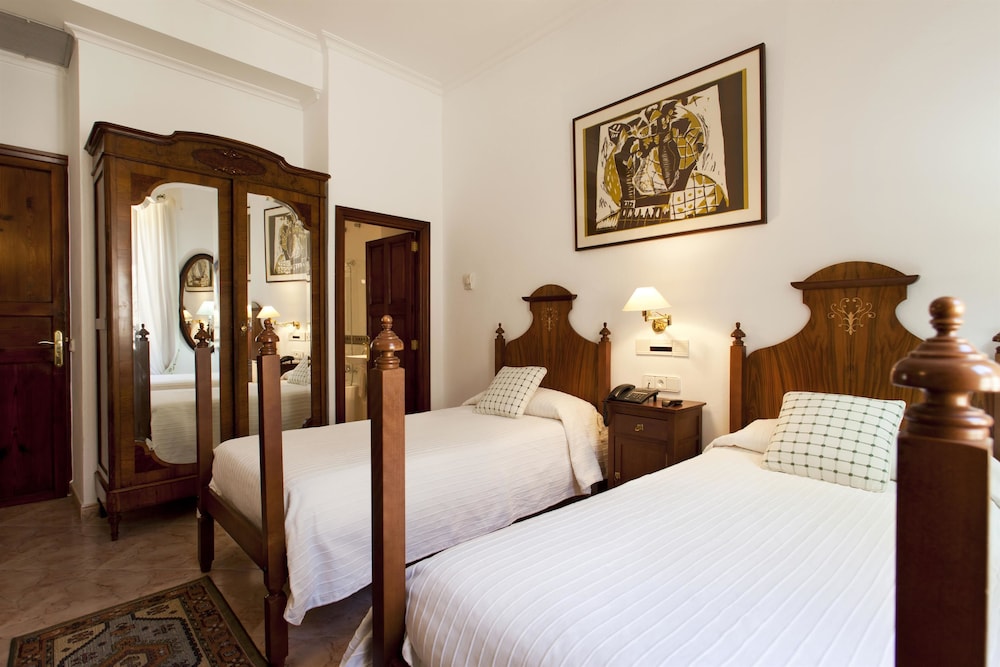 Superior Double Room, 1 Double or 2 Twin Beds - Photo 9