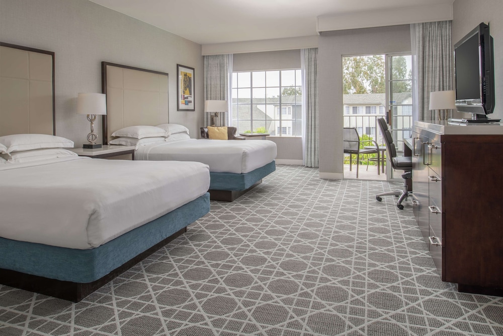 Deluxe Room, 2 Queen Beds, Courtyard View (with Lanai) - Photo 1