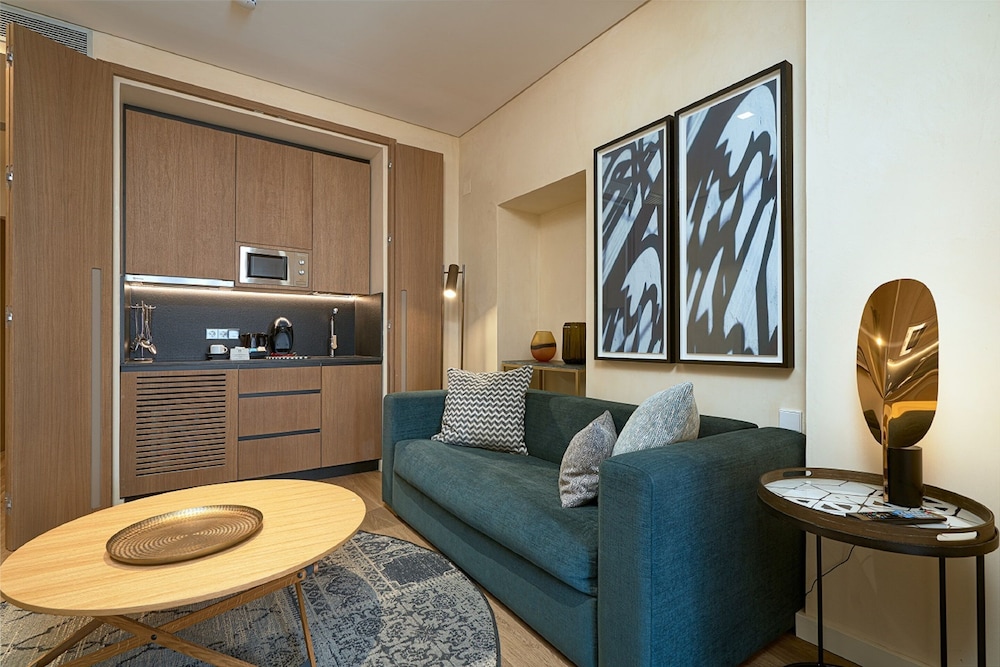 Standard Suite - Photo 5