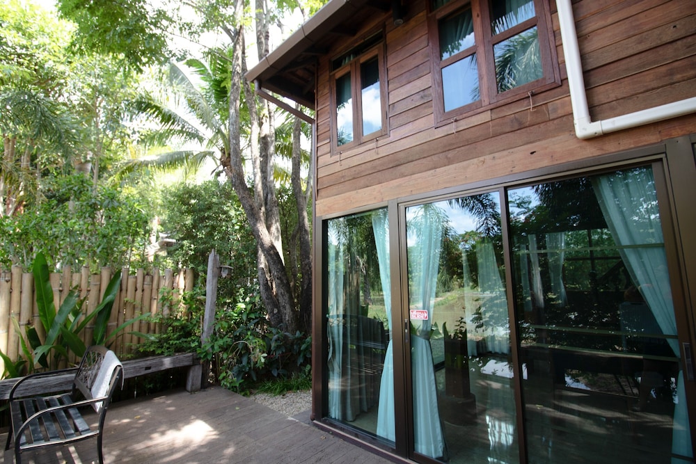 Deluxe Villa (Baan Lhong Khao 2) photo 2