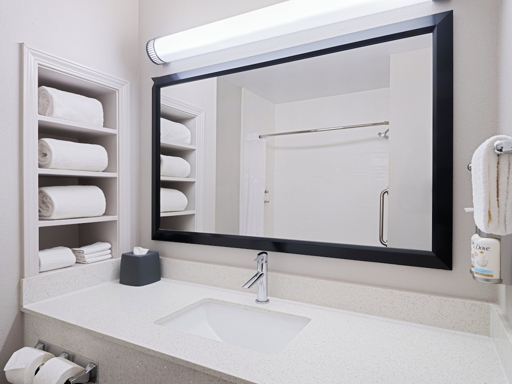 Premium Room, 1 King Bed - Photo 1