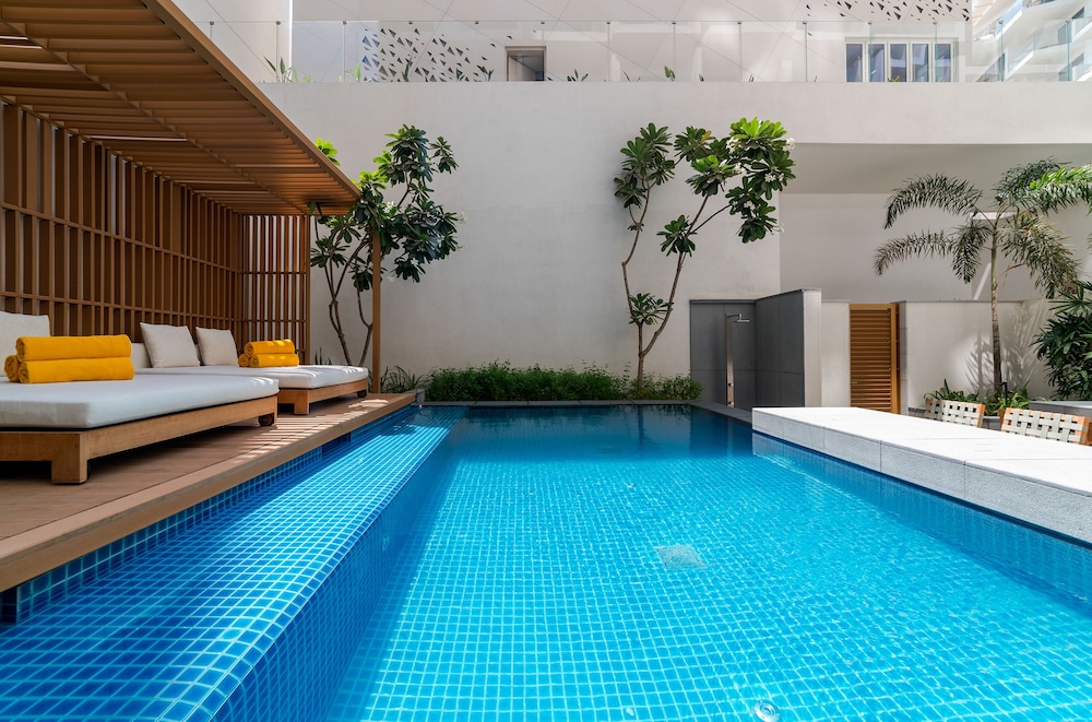 4 Bed | Duplex W/Pool, Including New Year Gala Dinner & Party thumbnail 6