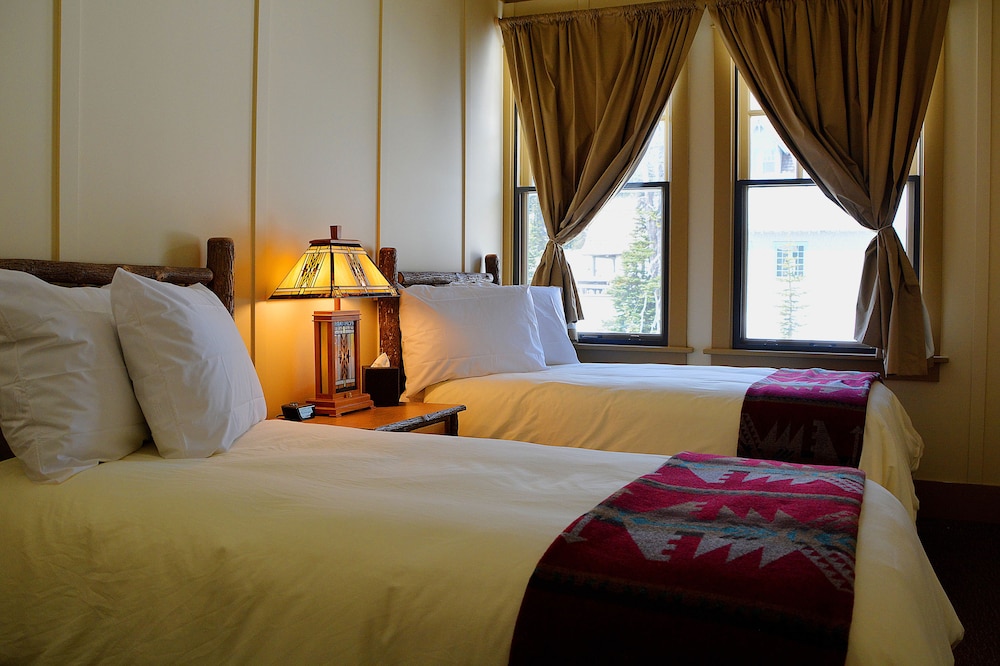 Standard Double Room, 2 Twin Beds, Private Bathroom photo 1