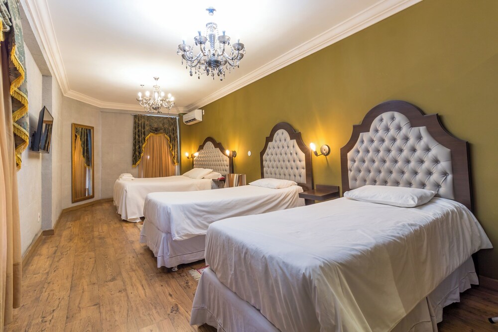 Quarto Familia Real (Quadruplo)