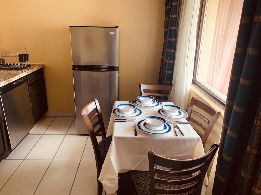 Suite, 2 Double Beds, Non Smoking (Efficiency, Upgrade) photo 3