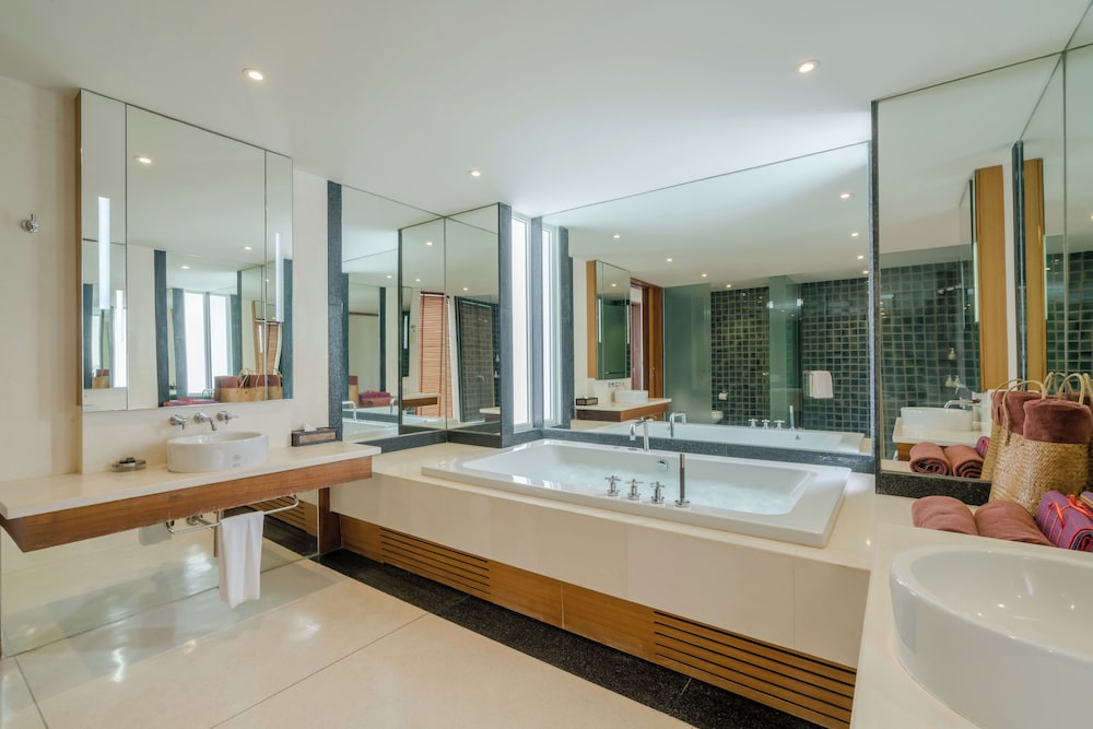 Two Bedroom Penthouse - Photo 3