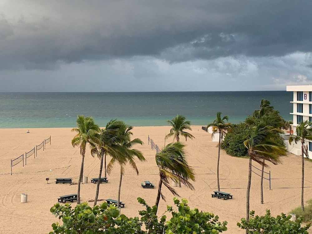 Suite, 1 King Bed with Sofa bed, Balcony, Oceanfront (Posh Balcony One Bedroom Ocean Front) - Photo 14