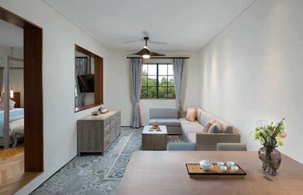 Superior Suite, Lake View - Photo 4