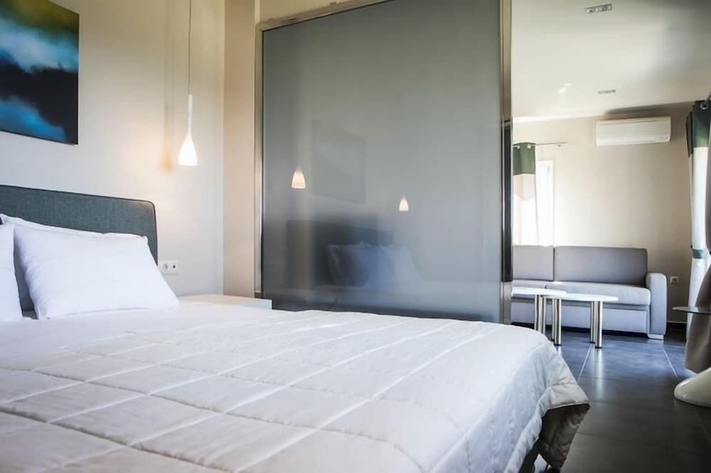 Deluxe Suite, 1 Bedroom, Sea View photo 2