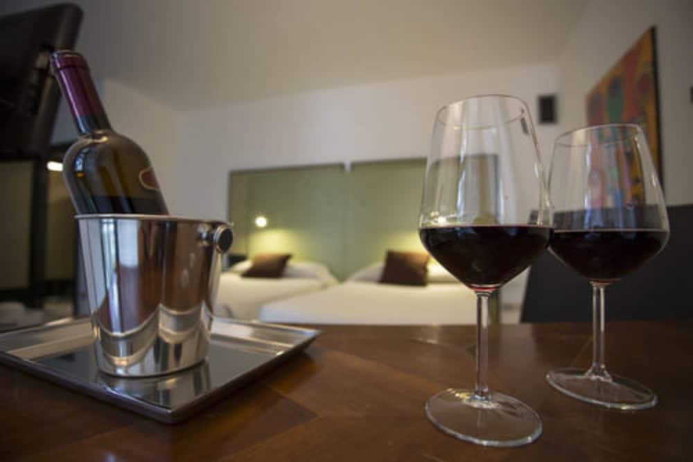 Standard Twin Room - Photo 6