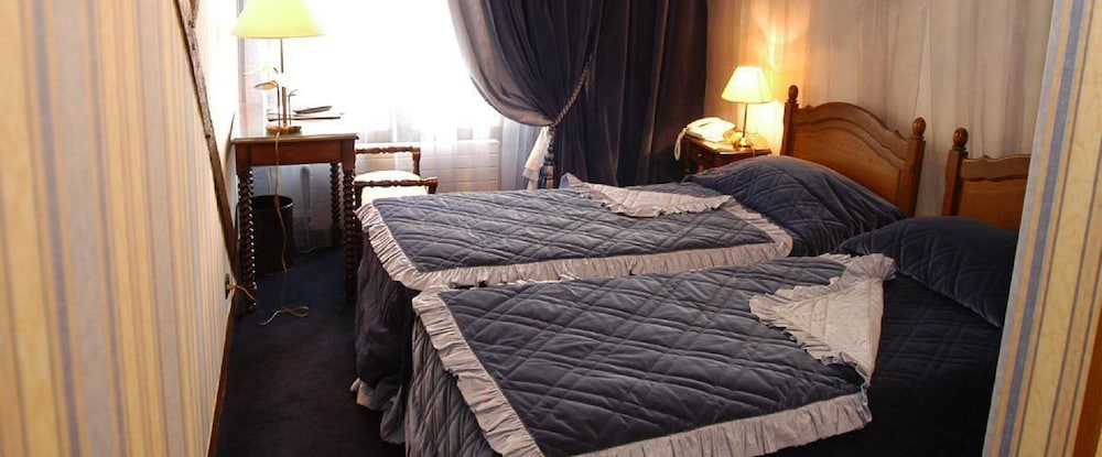 Classic Twin Room thumbnail 5
