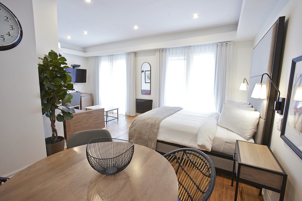Executive Room, 1 Queen Bed with Sofa bed