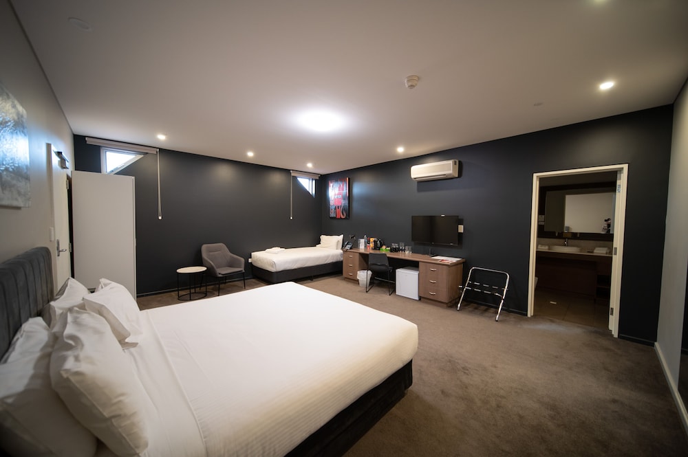 Standard King Suite