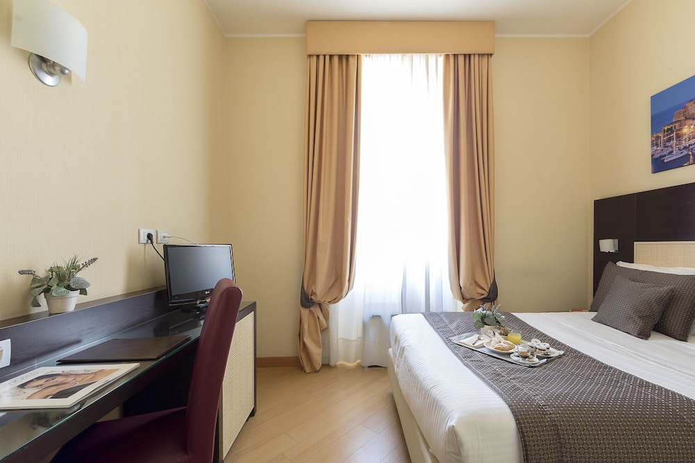 Economy Double Room photo 3