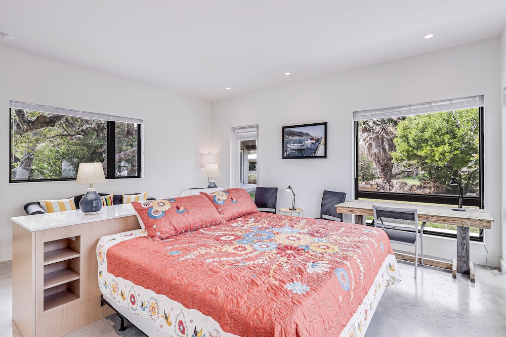 House, Multiple Bedrooms