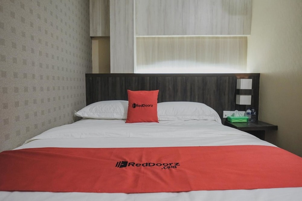 Double Room (RedDoorz) photo 2