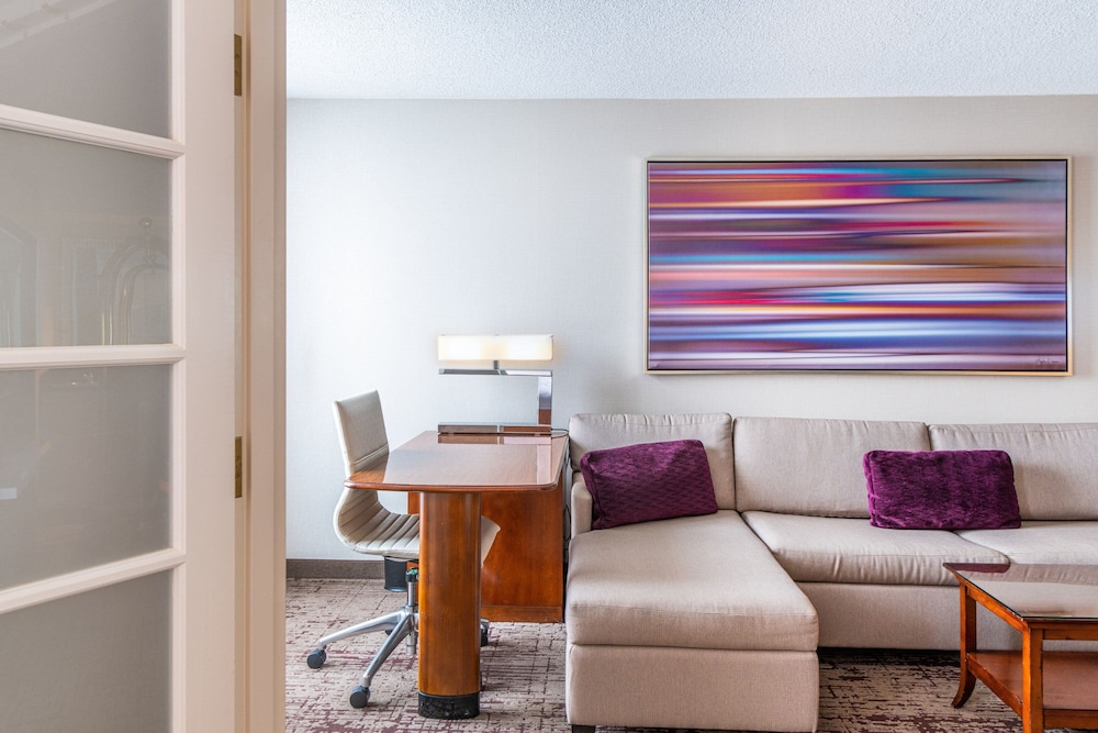 Suite, 1 Bedroom - Photo 1