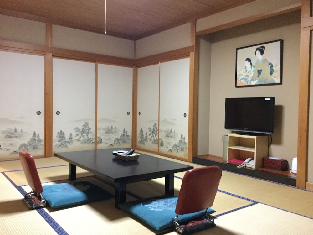 Japanese Style Room For 6 Guests - Photo 5