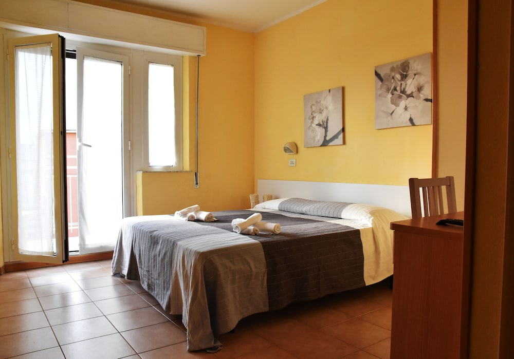 Double Room - Photo 14