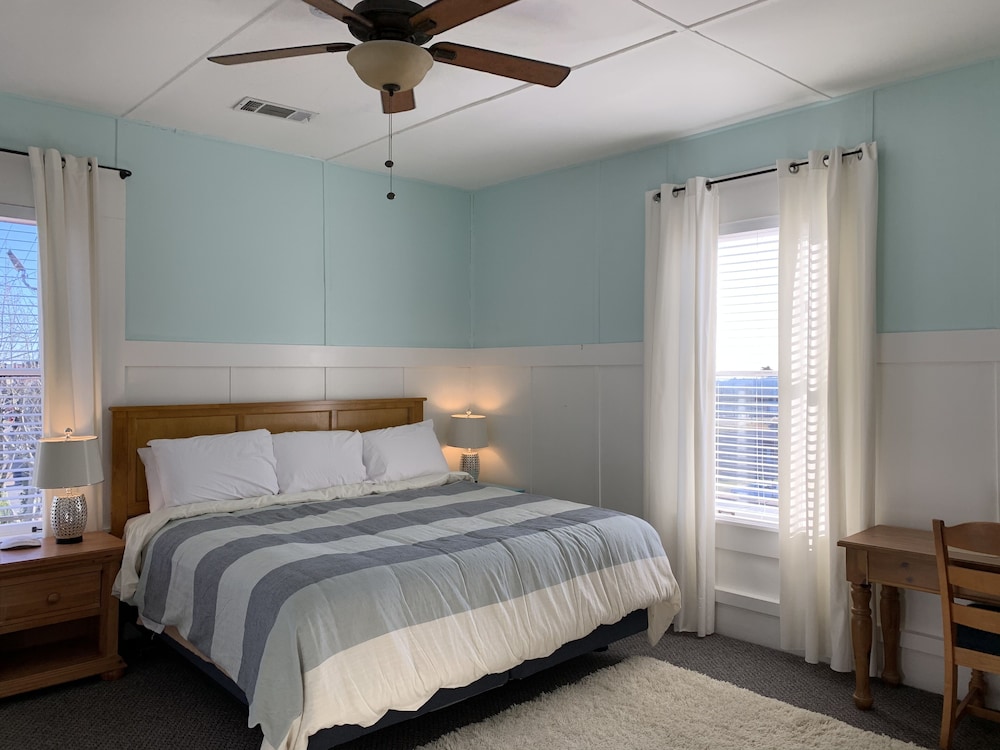 Deluxe Double Room, 1 King Bed, City View