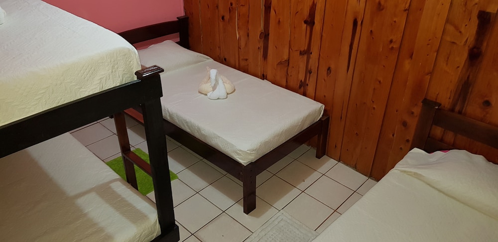 Habitacion #5, quintuple con bano privado photo 1