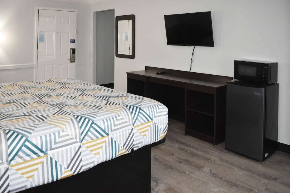 Deluxe Room, 2 Double Beds, Non Smoking, Refrigerator & Microwave photo 1