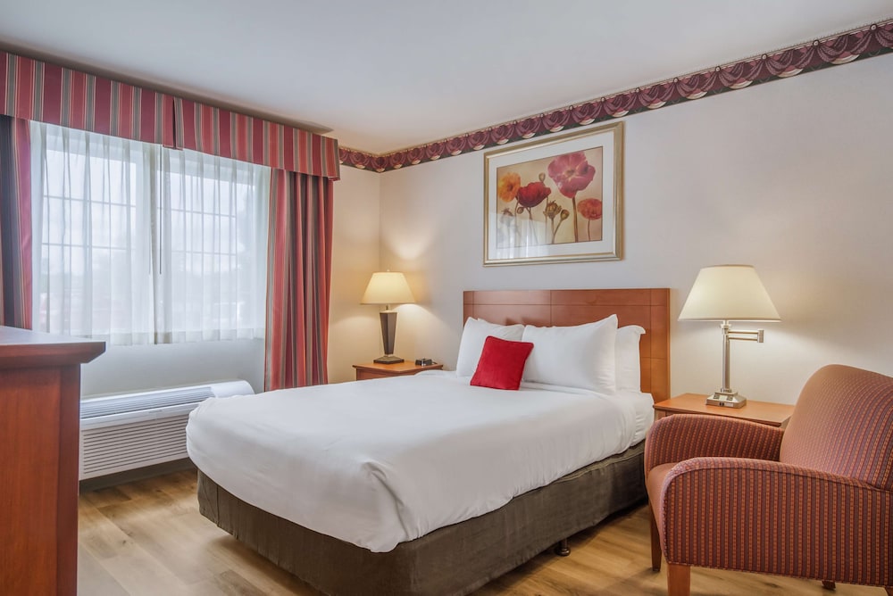 Room, 1 Queen Bed, Non Smoking - Photo 2