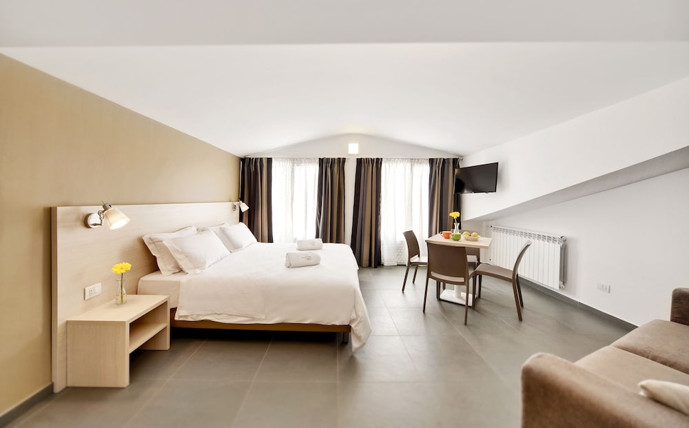 Deluxe Double Room photo 2