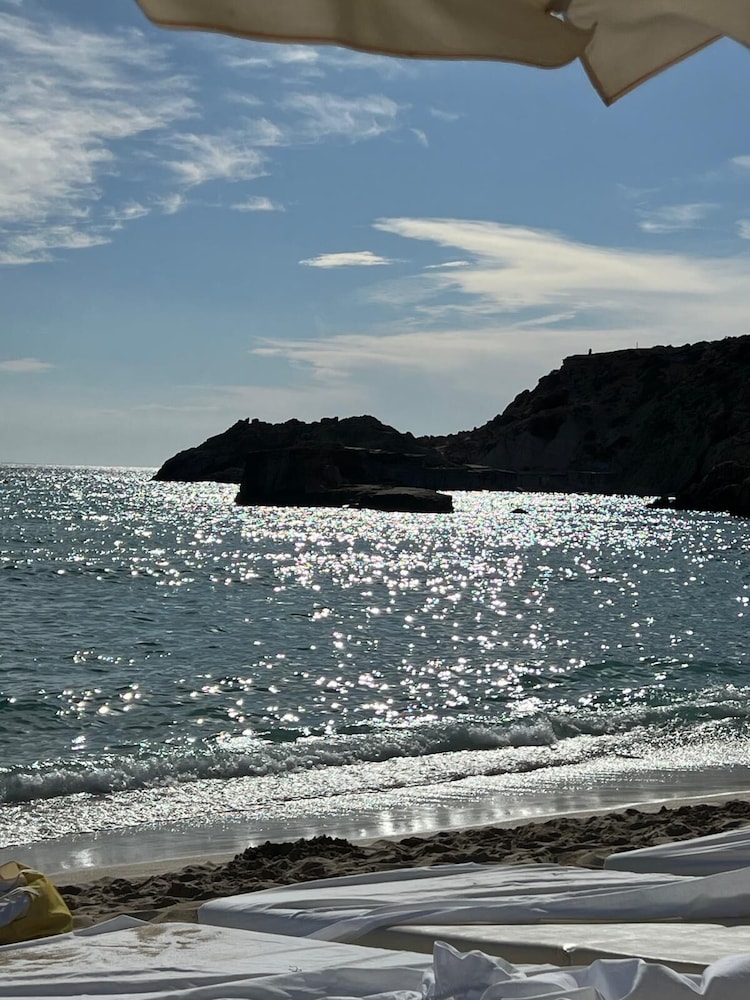 Ritiro Fronte Oceano a Sant Josep de sa Talaia con Piscina Condivisa, Foto 5