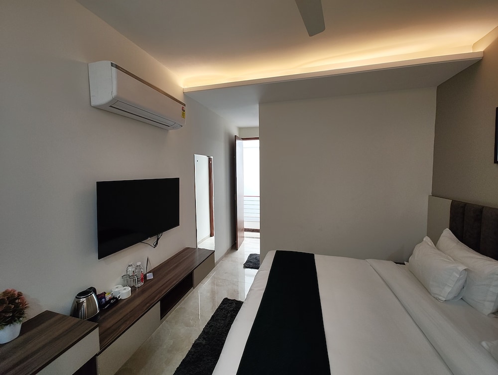Deluxe Room - Photo 2