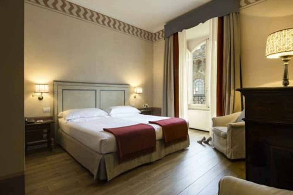 Traditional Suite - Photo 2