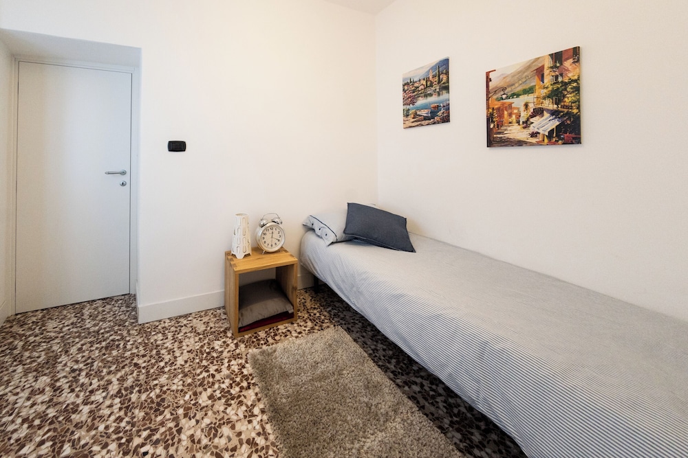 Apartment (1 Bedroom)
