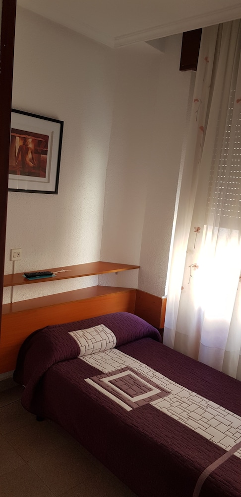 Basic Single Room, 1 Twin Bed