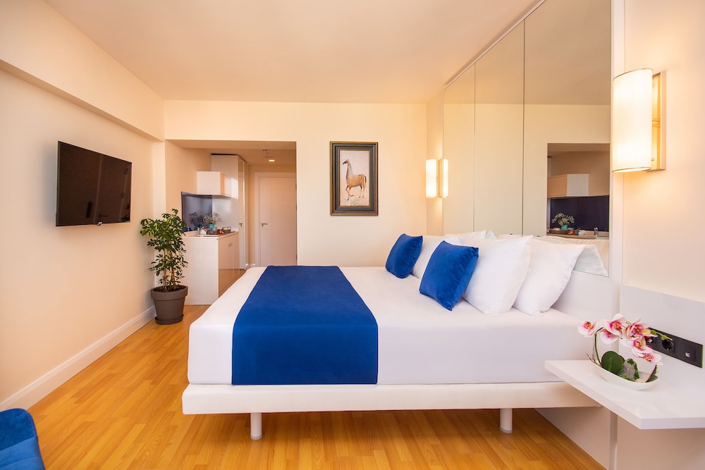 Superior Double Room, Sea View - Photo 2