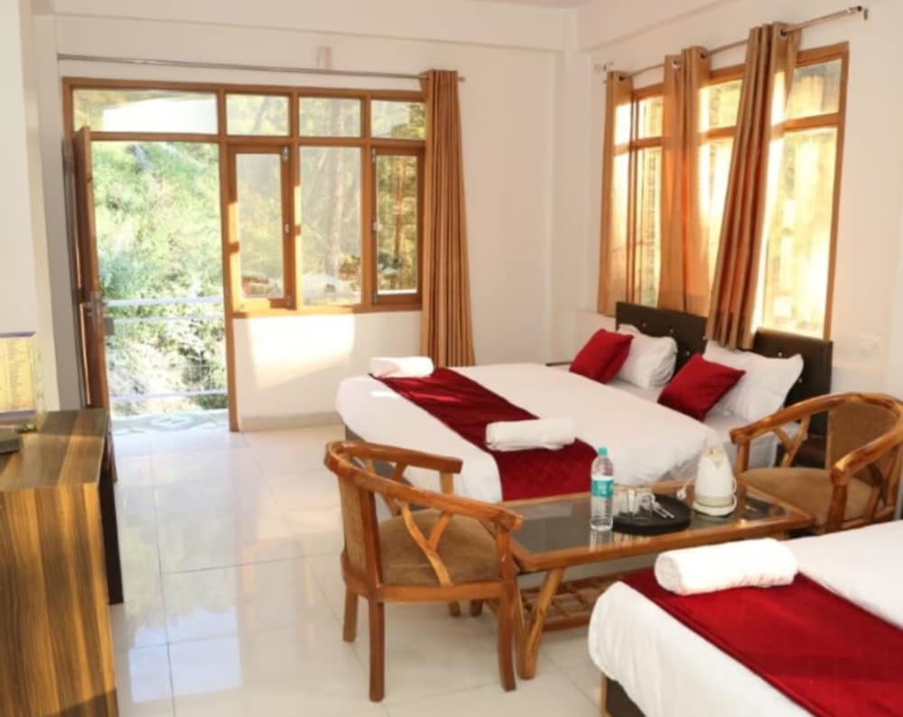 Deluxe Quadruple Room - Photo 1