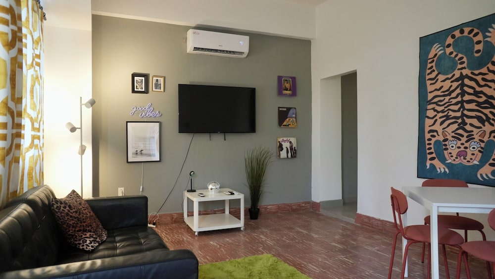 Classic Apartment, City View