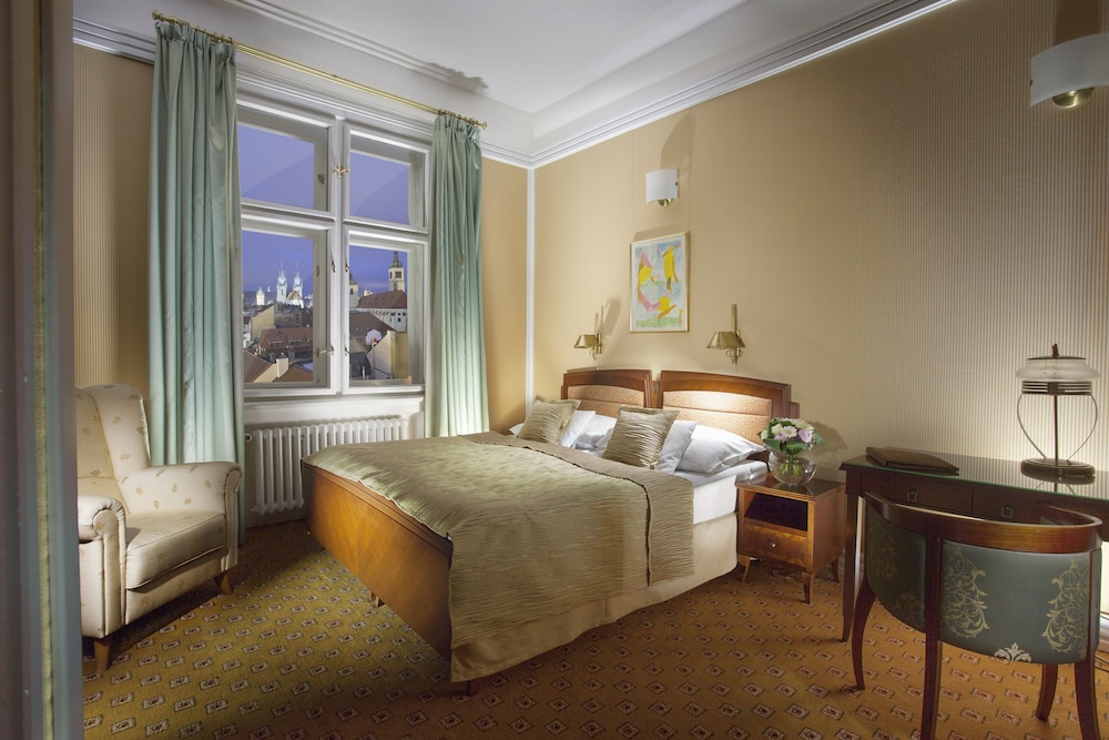Executive Room - Photo 7