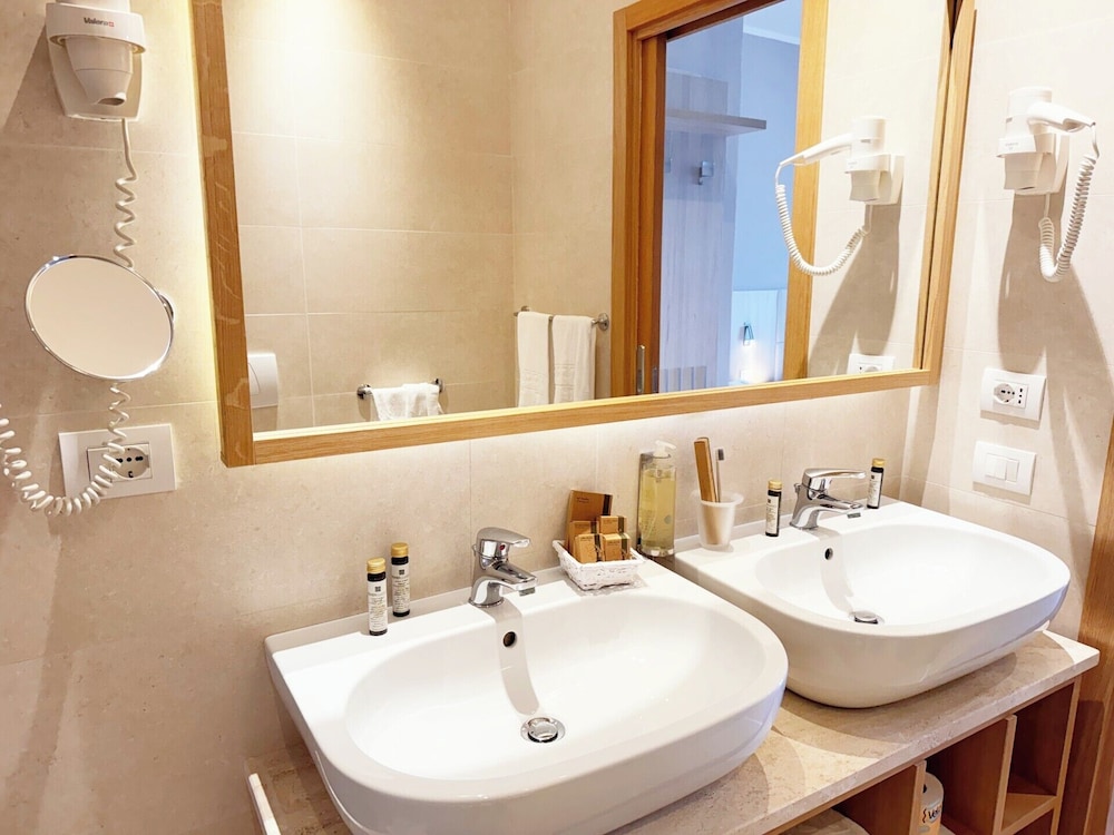 Exclusive Suite, 2 Bedrooms, 2 Bathrooms, Sea View - Photo 2