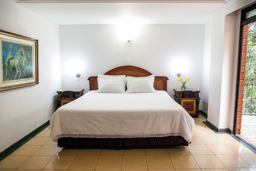 Standard Double Room - Photo 3