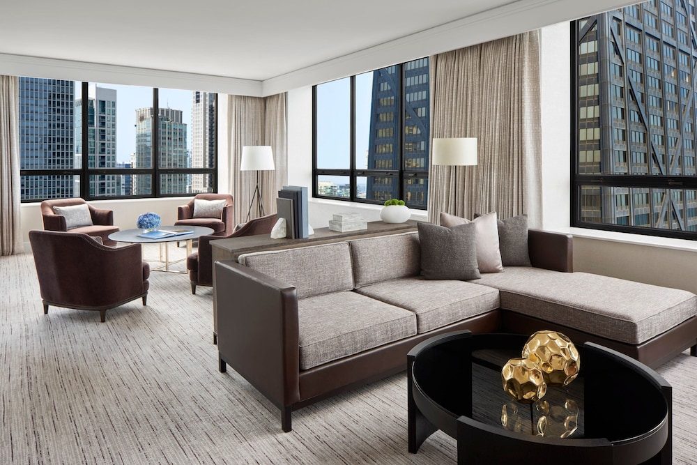 Suite, 1 Bedroom, City View - Photo 1
