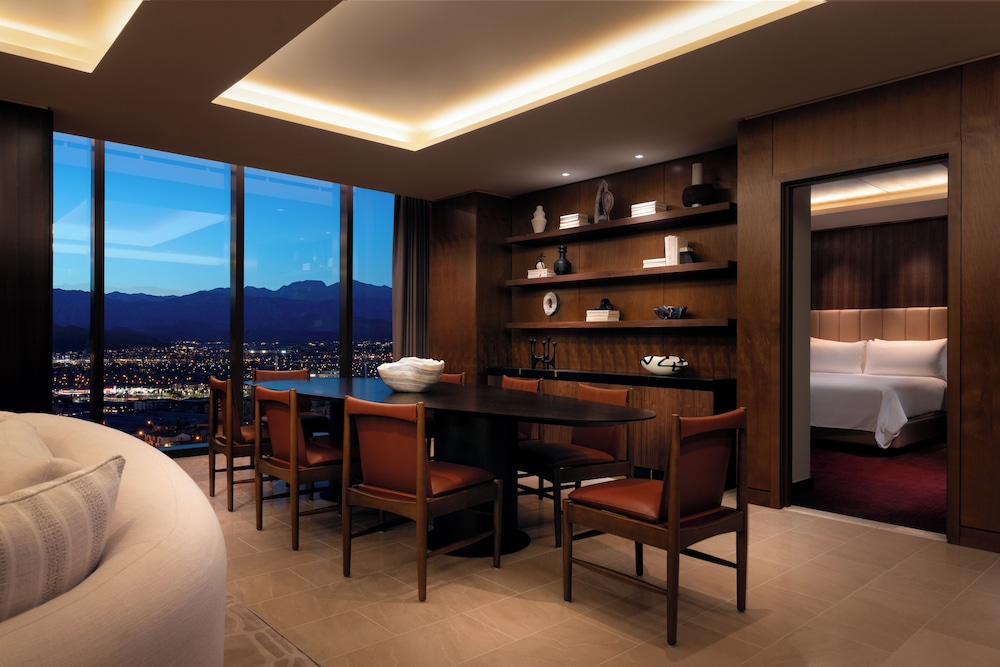City King Suite - Photo 3