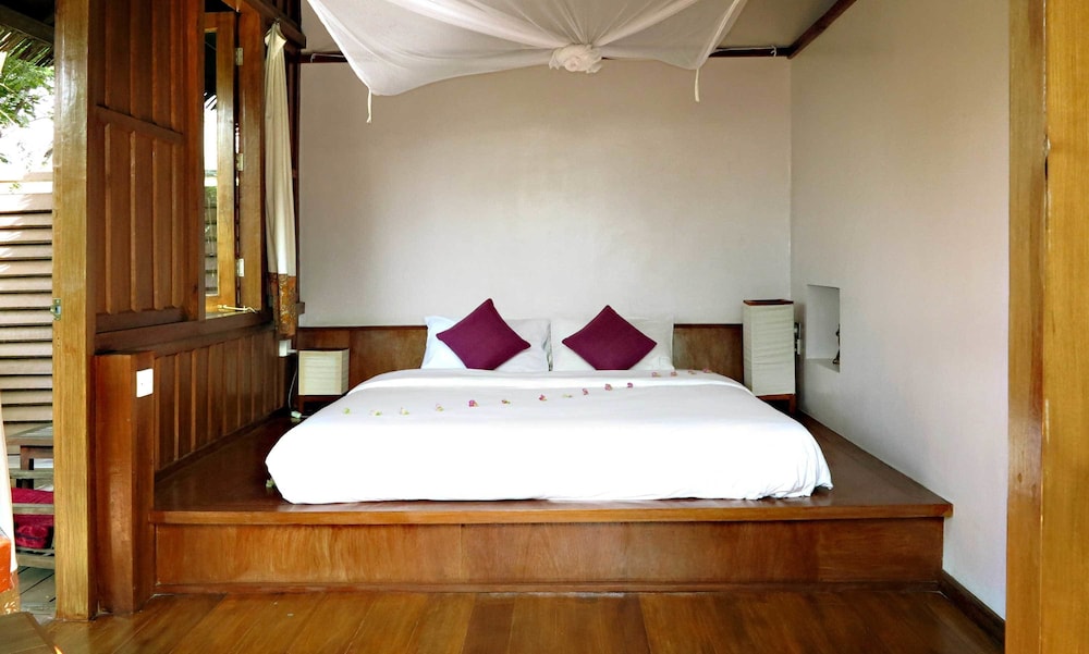 Deluxe Bungalow photo 2