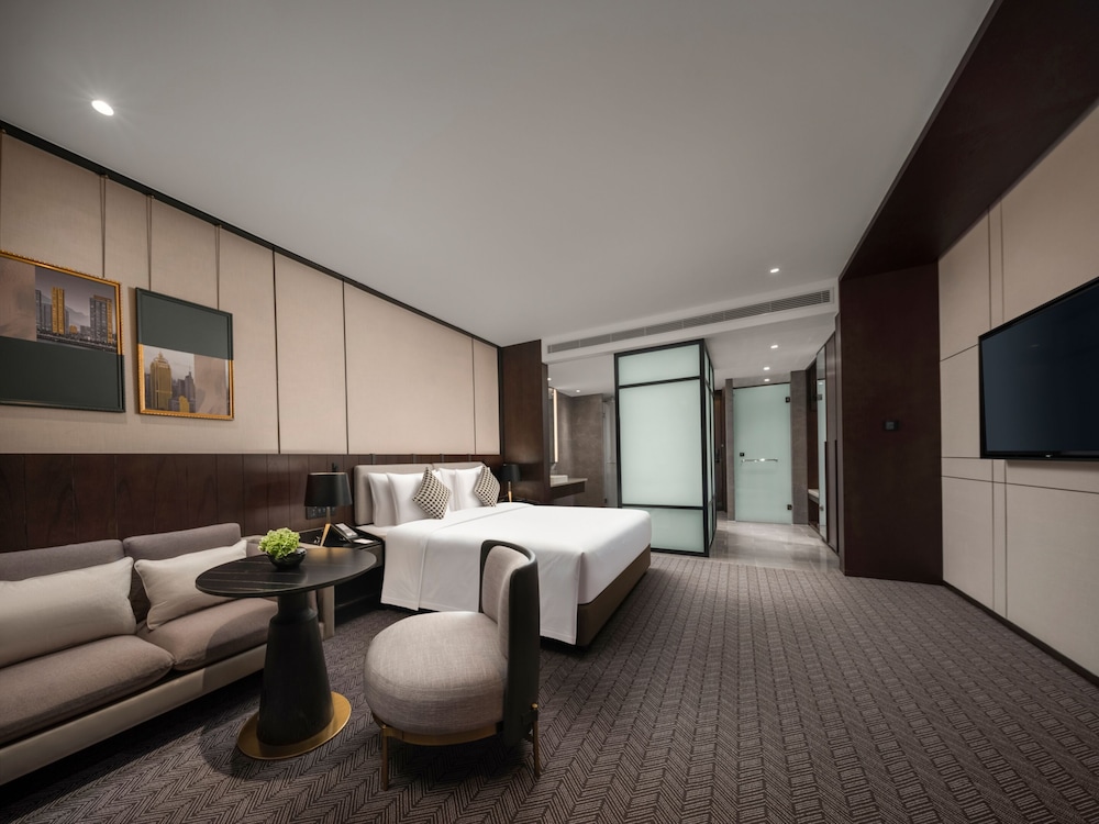 Superior Single Room, 1 King Bed photo 1