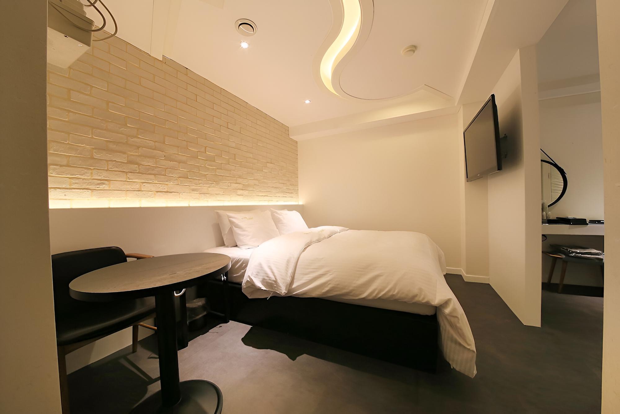 Room (Standard) - Photo 1