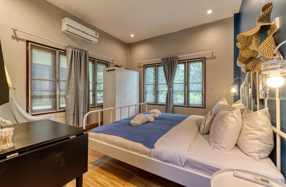 Bungalow, 2 Bedrooms, Garden View photo 2
