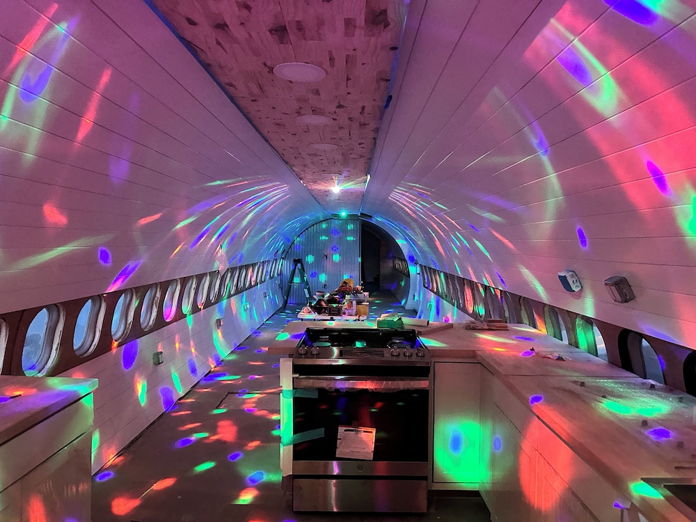 DC-9 Airplane House, Entire Home photo 3