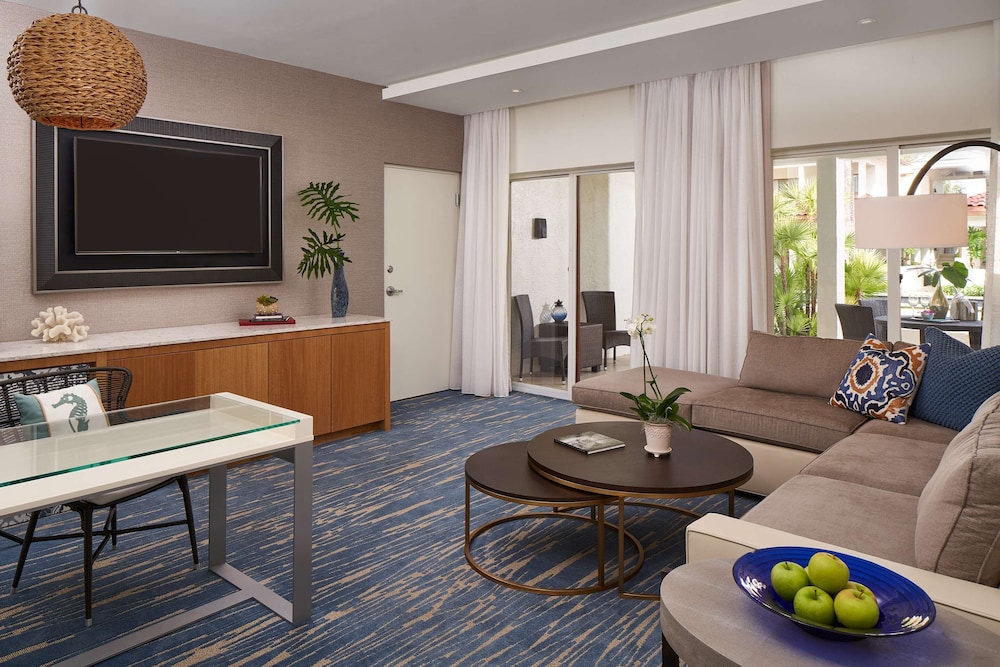 Suite, 1 King Bed (Villa) photo 1