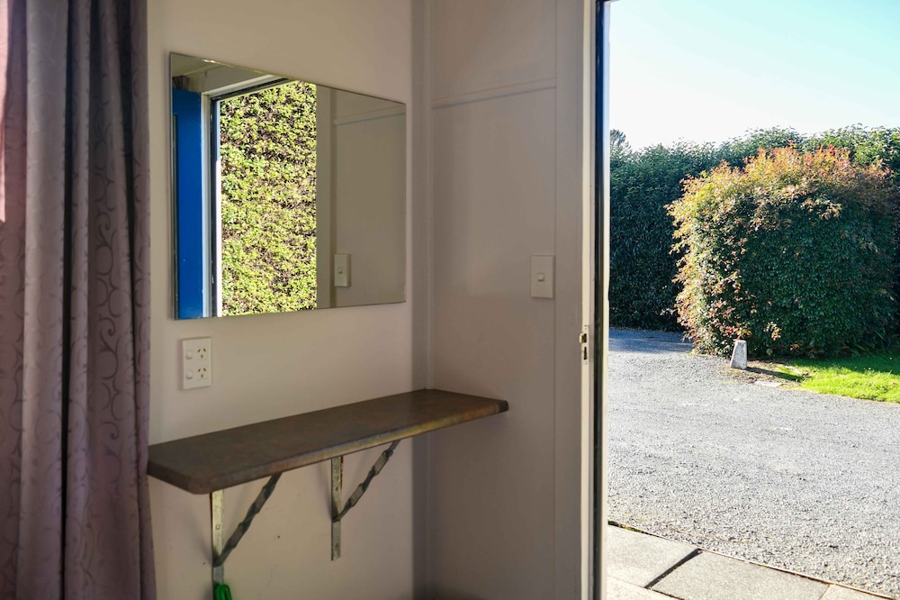 Standard Studio, Non Smoking (Budget Cabin - Double) photo 3